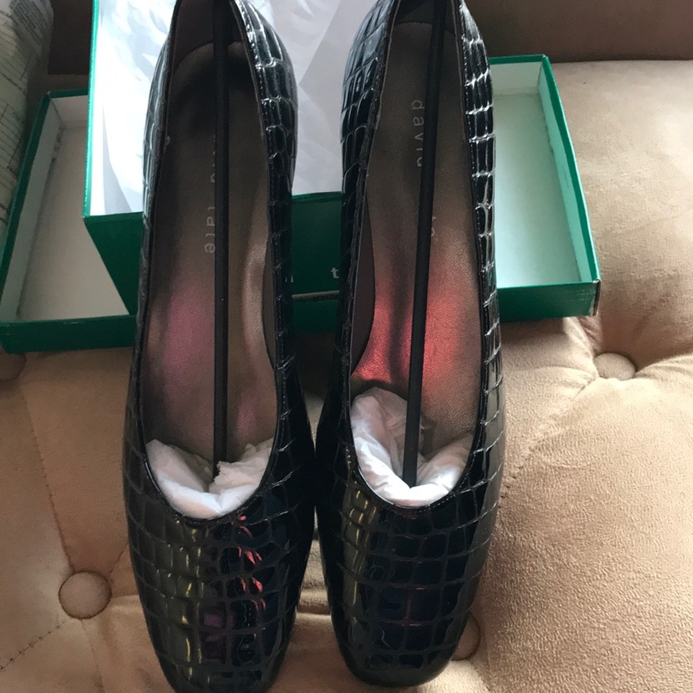David Tate brown leather pump  11 slim